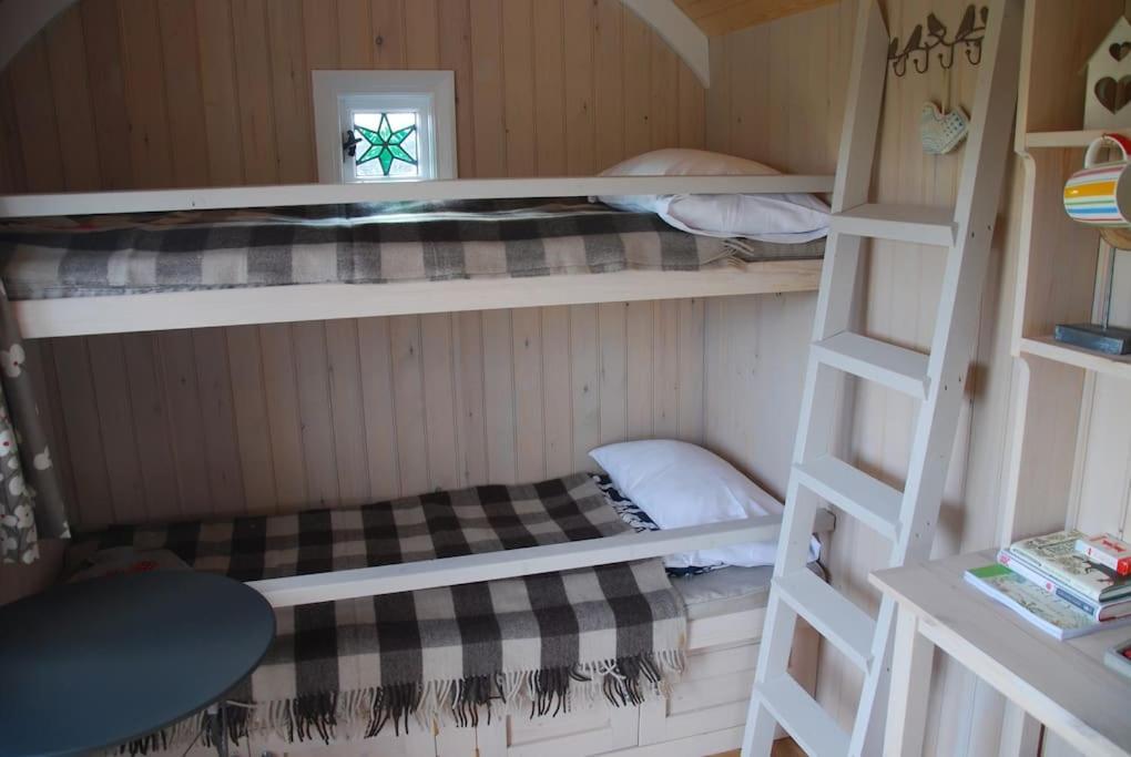 Skylark Shepherds Hut Роял Тънбридж Уелс Екстериор снимка