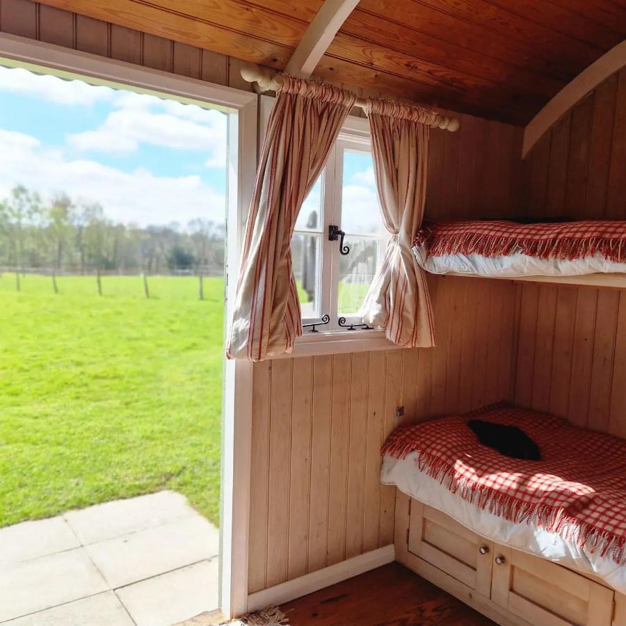 Skylark Shepherds Hut Роял Тънбридж Уелс Екстериор снимка